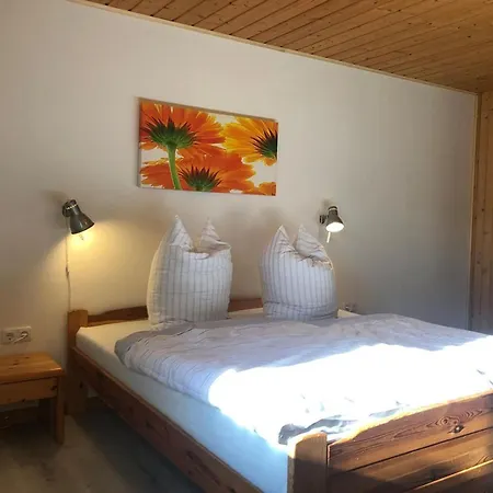 Doppelbungalow Mit Terrasse Im Mirow